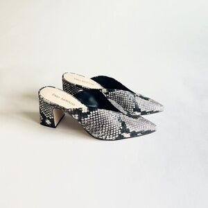 Enzo Angiolini Black Grey Snakeskin Leather Point Toe Heeled Mules size 8.